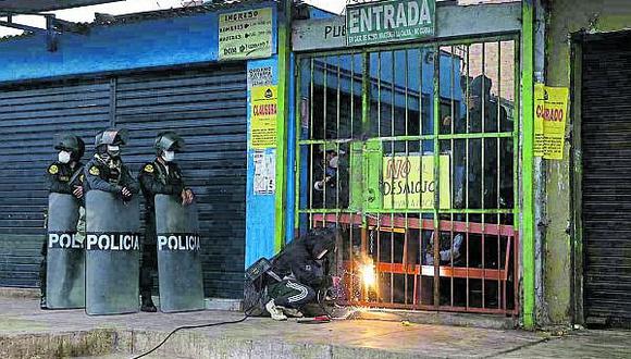 MPS clausura mercado El Progreso y coloca rejas 