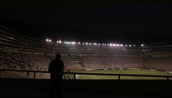 Universitario de Deportes: Ponen en remate palco del Estadio Monumental