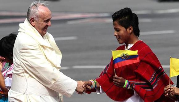 ​Papa Francisco sale de la Nunciatura para rezar con ecuatorianos