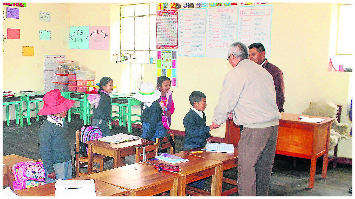 Día del Maestro: Docentes trabajan en malas condiciones de infraestructura educativas