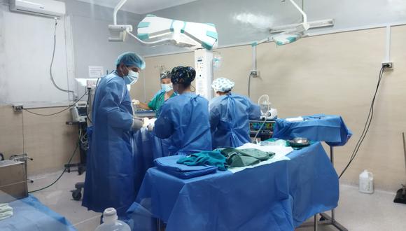 La intervención quirúrgica que duró tres horas, estuvo a cargo del médico neurocirujano Leo Yujra