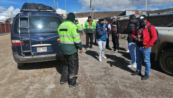 Foráneos viajaban confundidos entre el grupo de comuneros que habitan en la sierra de Tacna. (Foto: Difusión)