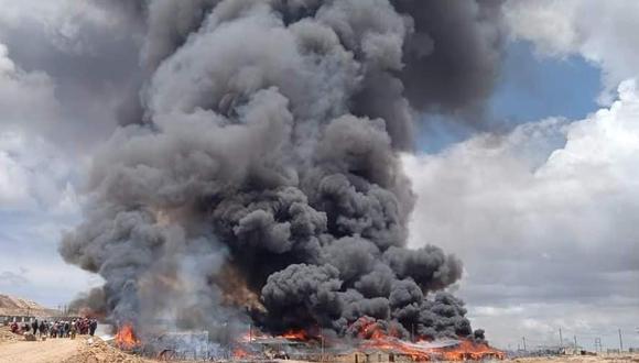 Incendian campamento minero durante paro antiminero en Ayacucho.