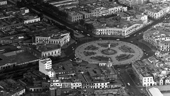 Vista panorámica de la Plaza Bolognesi. 18 de enero de 1960 (Foto: GEC Archivo Histórico)
