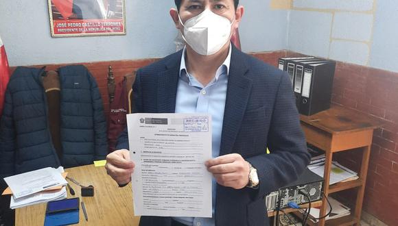 Zamir Villaverde acudió a la prefectura de La Molina para pedir garantías para su vida contra Pedro Castillo. (Foto: @VillaverdeZamir / Twitter)