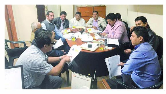 Alcaldes se reúnen en Lima para solicitar presupuesto