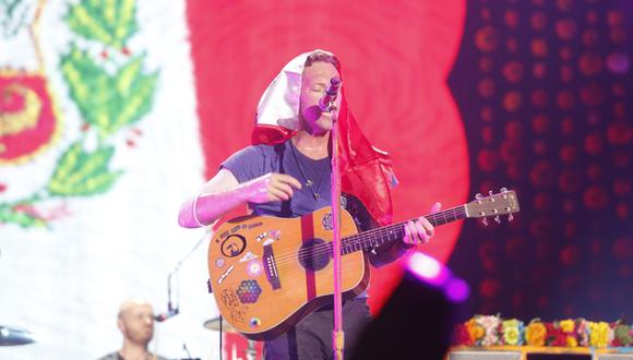 El vocalista Chris Martin toca por primera vez en Lima durante un concierto de Coldplay el 5 de abril del 2016. Hoy se confirma si la banda británica regresa a suelo peruano como parte de su gira "Music of the Spheres" en septiembre de 2022. (Foto: Dante Piaggio/ El Comercio)
