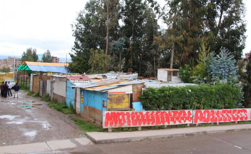 Construyen viviendas en la franja marginal de ríos