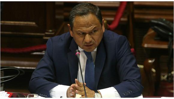Mariano González: Exministro de Defensa es denunciado por negociación incompatible