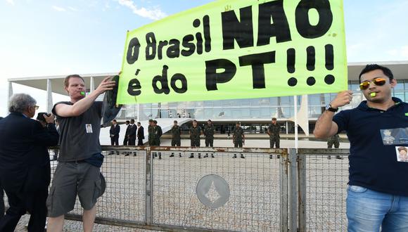 Brasil: Cientos protestan contra Dilma Rousseff y Lula da Silva