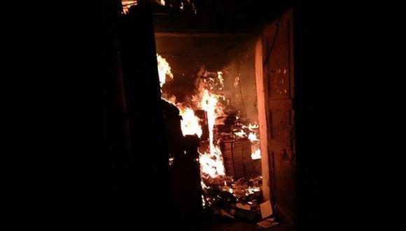 Incendian importante biblioteca en Líbano