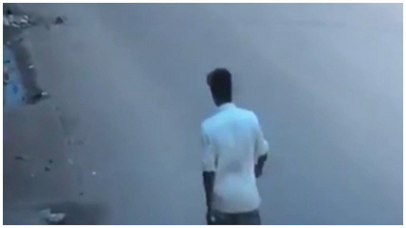 YouTube: lo atropellaron, murió en plena calle, le robaron y nadie lo auxilió (VIDEO)