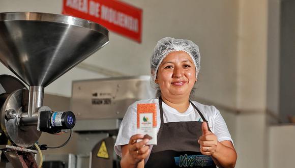 . Flor Orejón es una emprendedora chocolatera cuya asociación ganó una medalla de plata en una competencia en Paris (Francia).