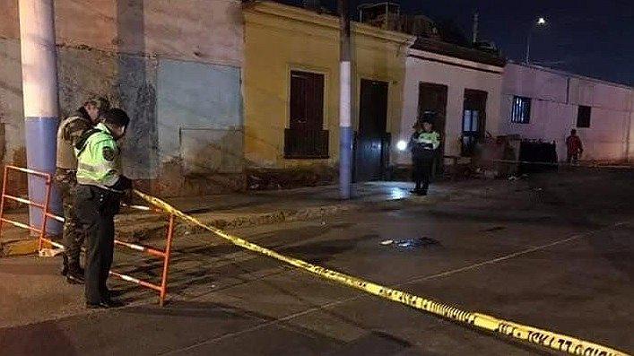 Abuelito fue acribillado en la puerta de su casa en el Callao (VIDEO)