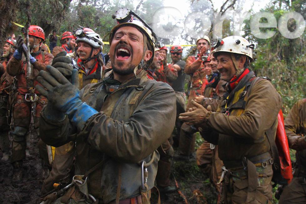 Mira las fotos del rescate a espeleólogo español que estuvo atrapado en cueva profunda