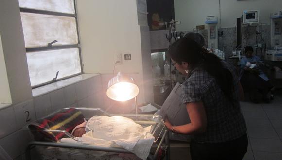 Huancavelica: Denuncian que médicos le fracturaron el brazo a bebé recién nacida