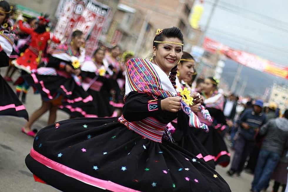 “Diablos” lideraron en concurso de danzas por la Virgen de la Candelaria (FOTOS)