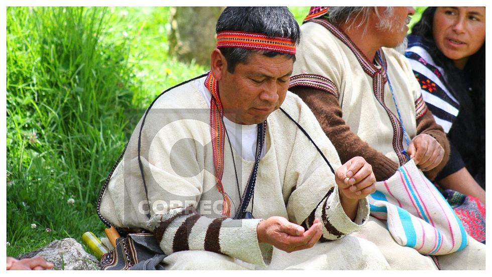 ​Sacerdotes andinos rinden culto al agua en complejo arqueológico de Huancayo (FOTOS)