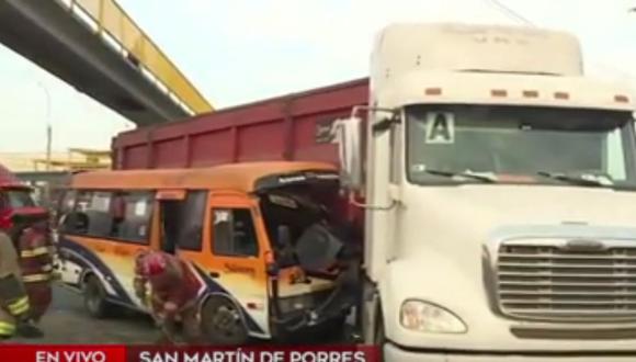 Accidente en la Panamericana Norte dejó al menos 10 personas heridas. (Captura: América Noticias)