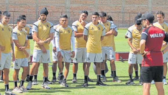 Preparación física es intensa. Plantel rojinegro se prepara para afrontar la Liga 1 de la temporada 2022 y la Copa Sudamericana en marzo. (Foto: Difusión)