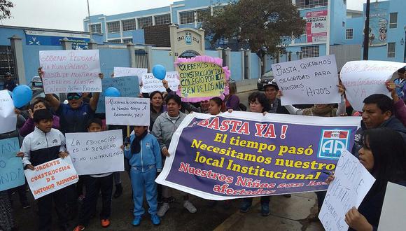 Trujillo: Padres de familia exigen inicio de la reconstrucción de colegio Antonio Raymondi (VIDEO)