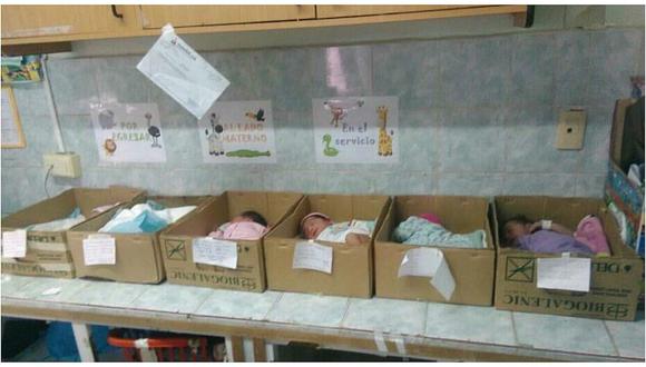 Venezuela: Bebés duermen en cajas de cartón ante falta de incubadoras
