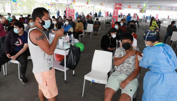 Según lo indicado por el ministro de Salud, Hernando Cevallos, su sector ya cuenta con una estrategia de vacunación contra el COVID-19 para este nuevo grupo etario. (Foto: GEC)