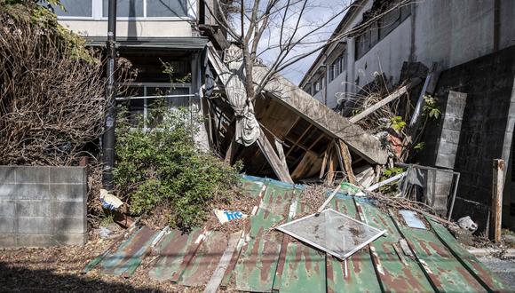 Casa abandonada dentro de la zona de exclusión en Okuma, prefectura de Fukushima, una zona declarada zona de exclusión después del desastre nuclear de 2011. (Foto: Philip Fong / AFP)