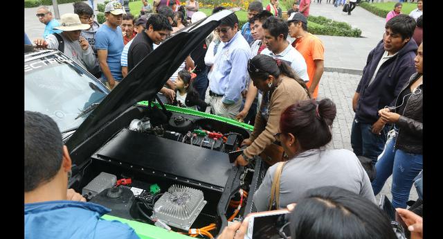 Vehículo eléctrico fue presentado en la Plaza de Armas de Arequipa (GEC)