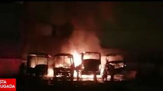 Chorrillos: Cuatro buses se incendiaron en una cochera
