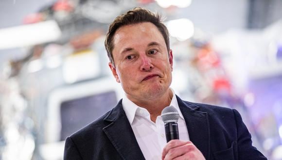 El fundador de SpaceX, Elon Musk, se dirige a los medios de comunicación en Hawthorne, California, el 10 de octubre de 2019. (Foto de Philip Pacheco / AFP)