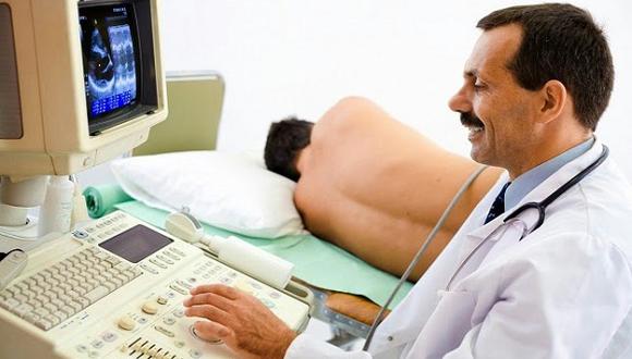 Essalud realiza nuevo procedimiento que reduce el volumen de la próstata