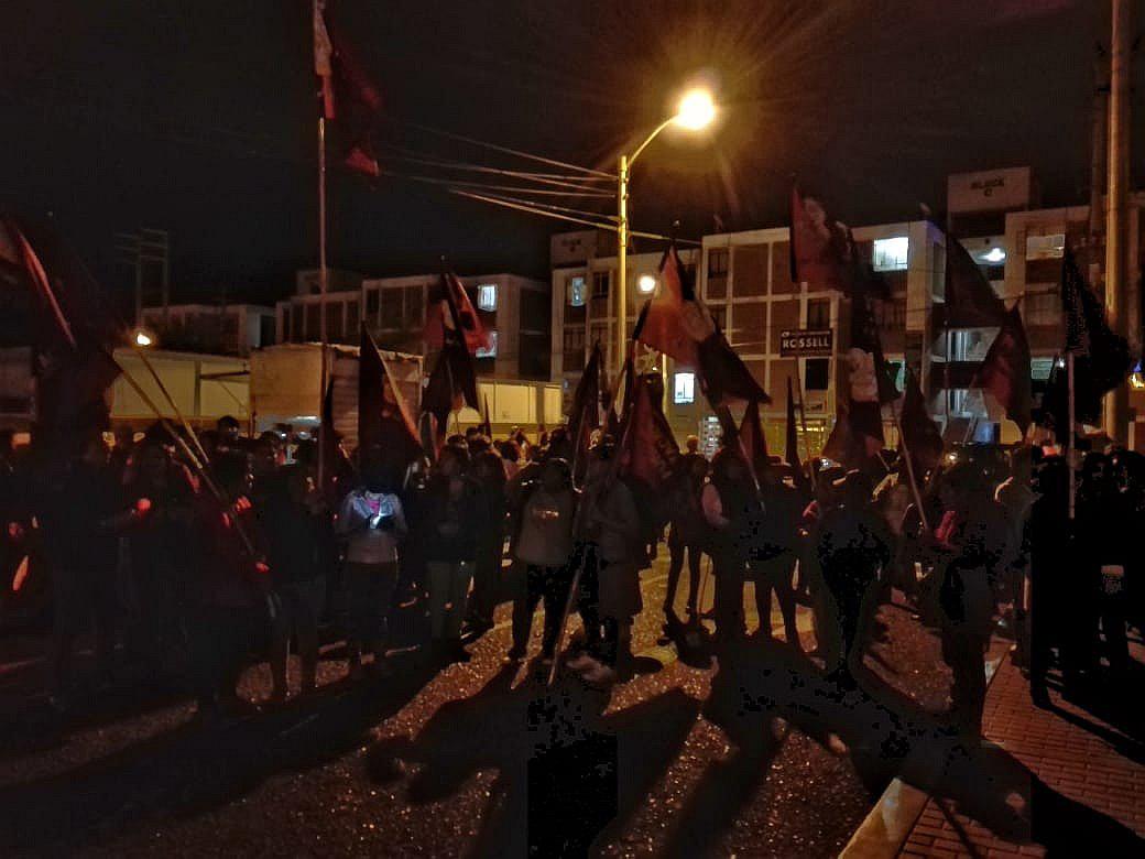 Simpatizantes de Luis Torres acuden a juzgado a respaldarlo