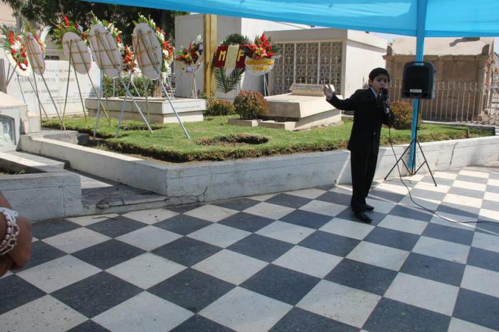 Rinden homenaje a Poeta Federico Barreto