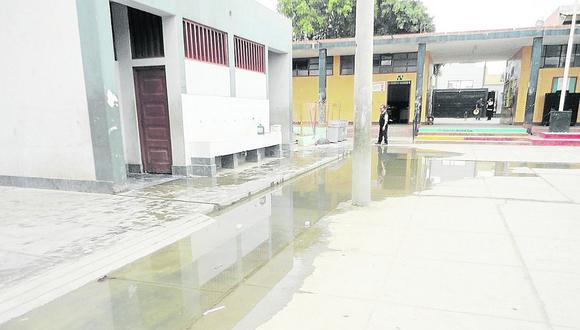 Politécnico en Talara suspende las clases por el colapso de desagües
