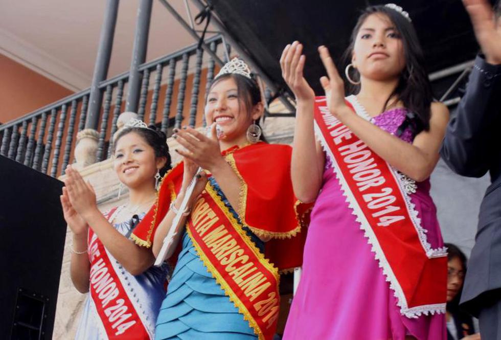 Ex alumnos desfilaron con orgullo mariscalino