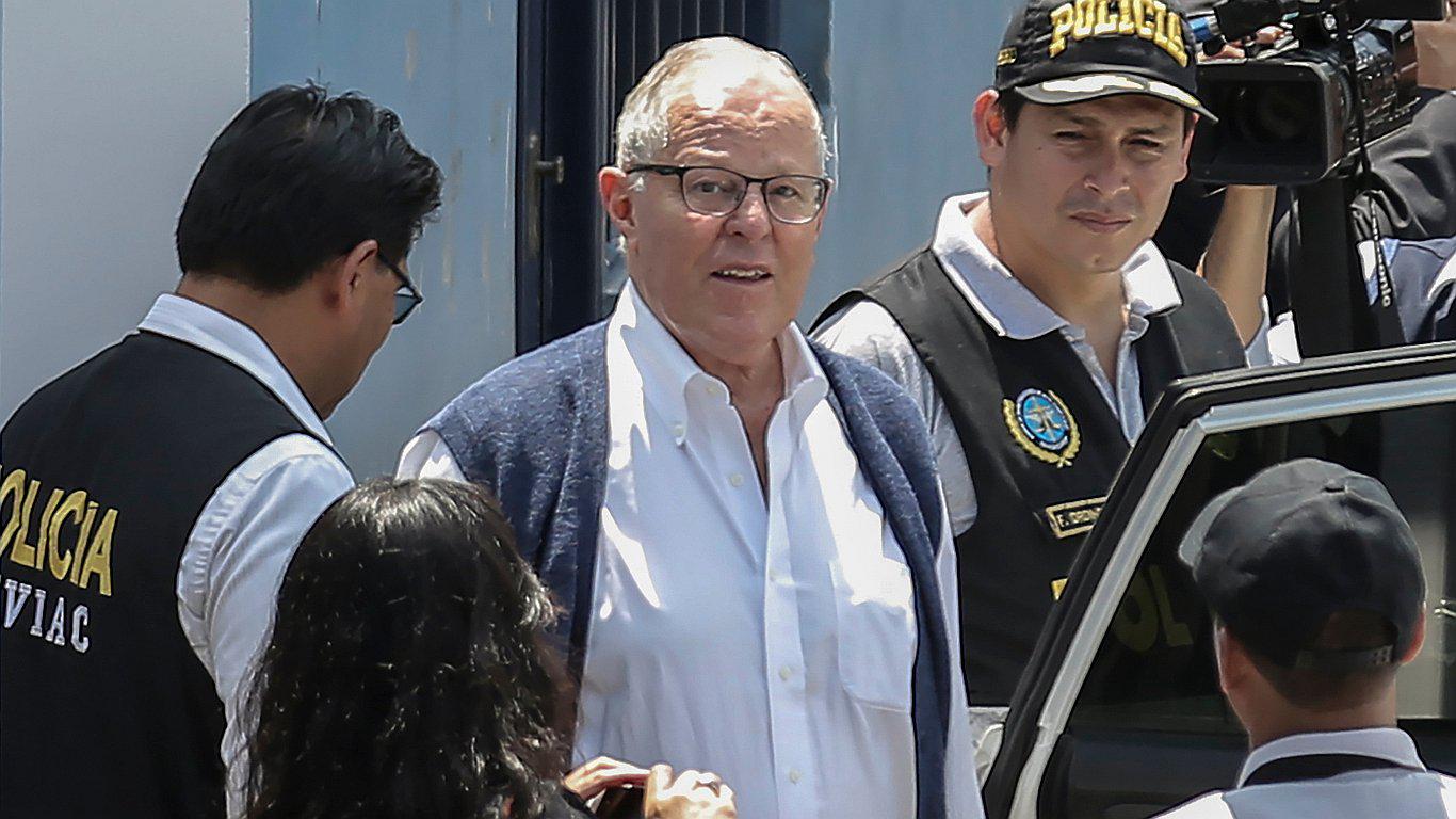 ​Pedro Pablo Kuczynski en cuidados intensivos tras complicaciones en su salud, pero presenta ligera mejoría