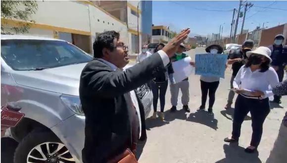 Gerente de Salud, Christian Nova grita a trabajadores del hospital Honorio Delgado