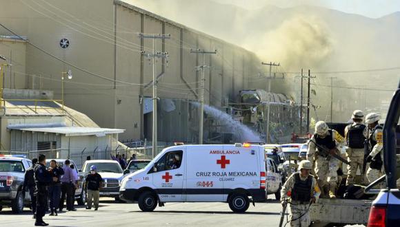 Dos muertos luego de explosión en fábrica en México