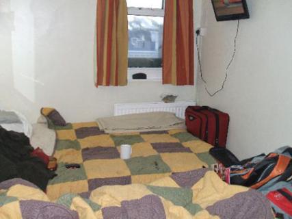 Intervienen hostales sucios