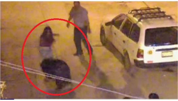 YouTube: mujer golpeó a hombre que la acosó en la calle (VIDEO)