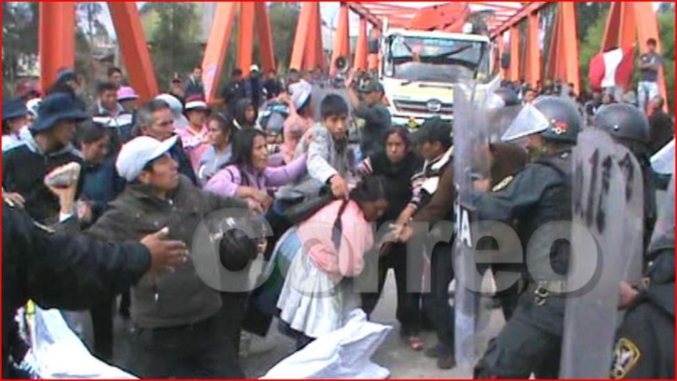 Palos, perdigones y bombas lacrimógenas en paro del Santa Isabel (VIDEO)