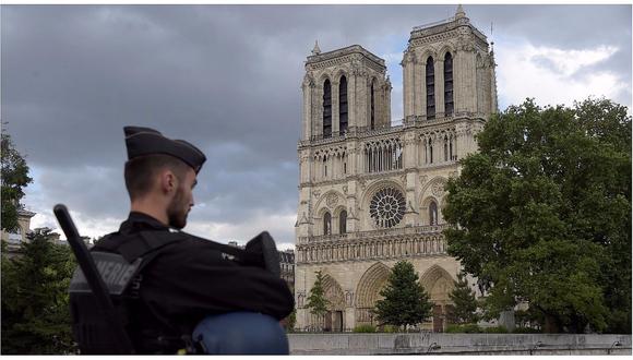 Francia: agresor de Notre Dame gritó "esto es por Siria" antes de atacar a policía