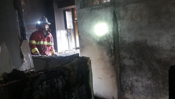 Incendio deja departamento en escombros en Cusco 