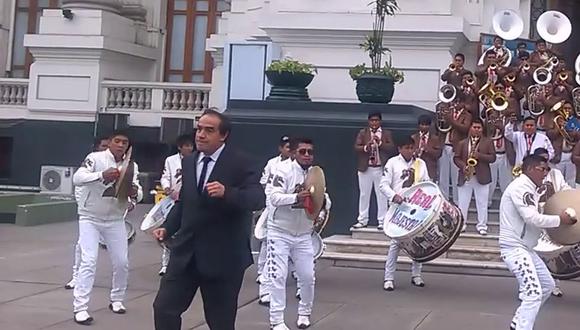 Facebook: Congresistas Yohny Lescano y Lucio Ávila son viral por baile de La Diablada [VIDEO]