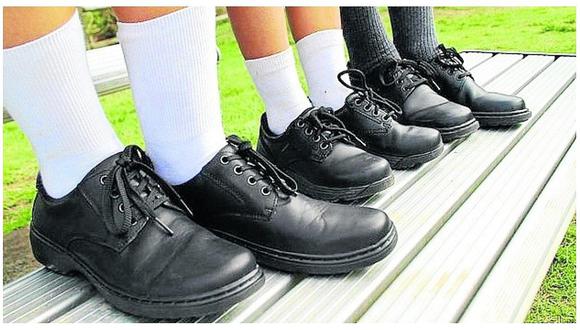Cuidado con el calzado que compran para los niños en edad escolar