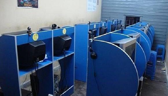 ​Secuestran a dueño de cabina de internet y se llevan al menos 30 computadoras