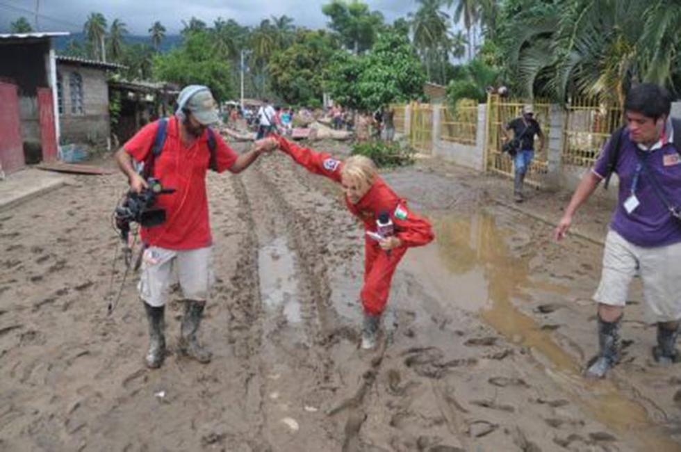 Laura Bozzo se salva de morir en arenas movedizas 