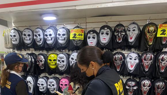 Incautan 30 mil soles en máscaras para Halloween sin registro sanitario en  Huancayo | EDICION | CORREO