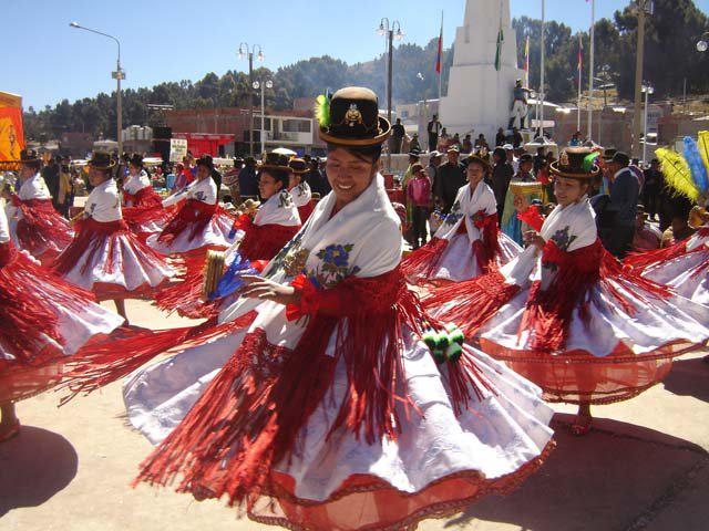Lanzan fiesta de Unicachi en Lima